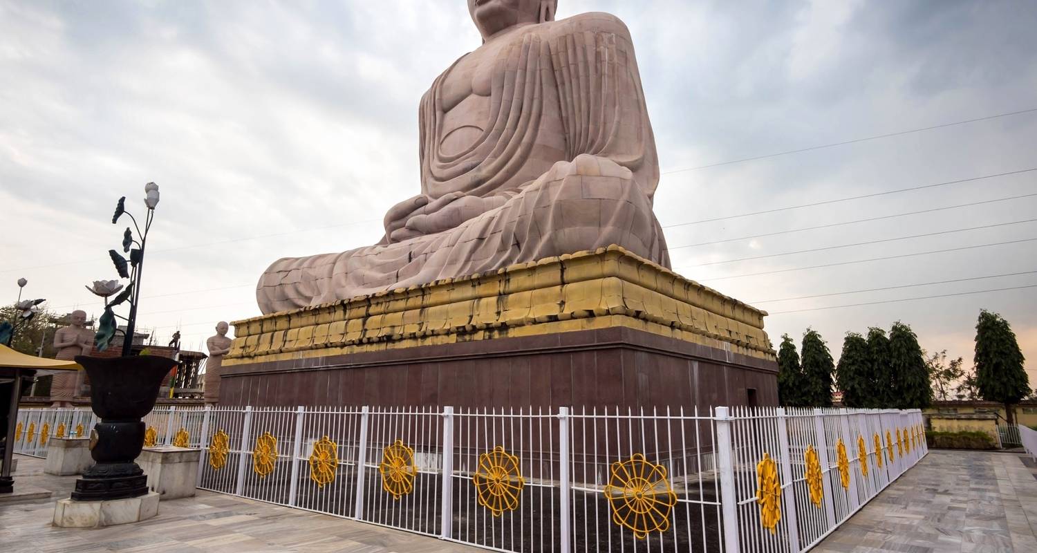 10-days-buddhist-circuit-with-birth-to-death-place-of-buddha (4)