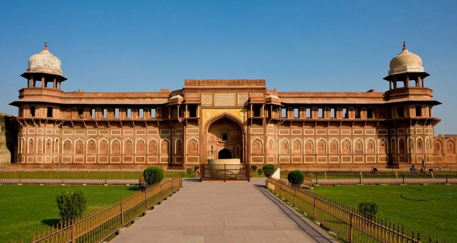 10-days-golden-triangle-khajuraho-varanasi (4)