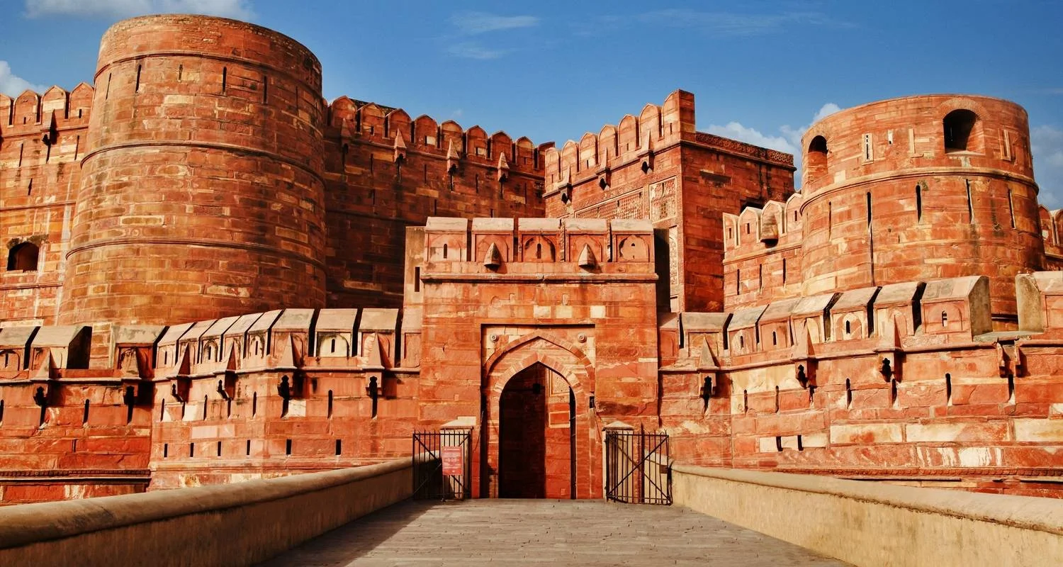 10-days-private-golden-triangle-with-ranthambore-wildlife-safari-varanasi (3)