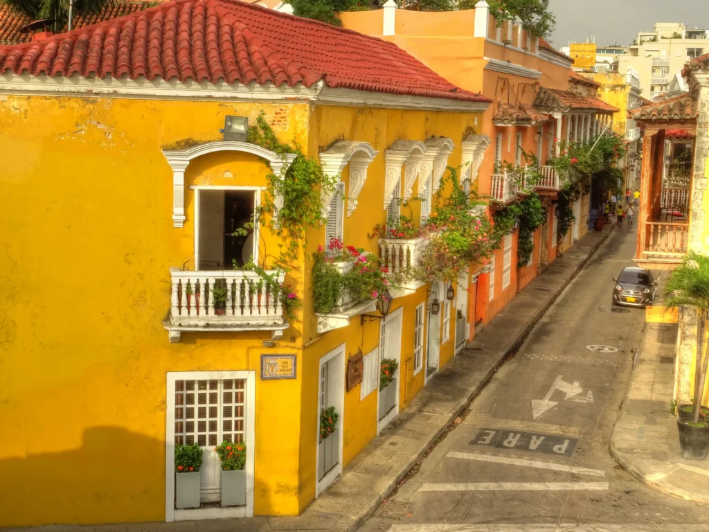Family enjoying a one day trip through Kochi attractions together.
