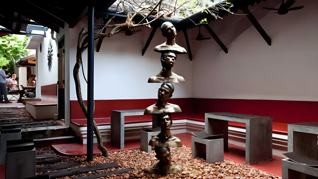 Quiet coffee moments at night places to visit in Kochi feel unhurried.