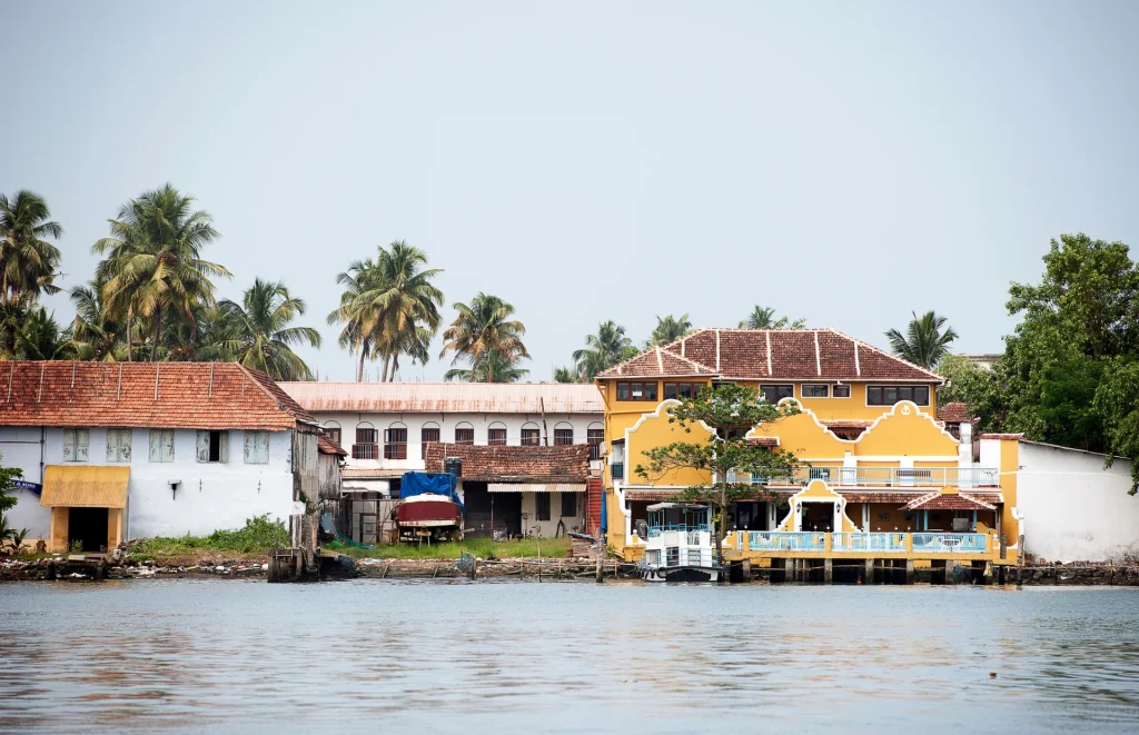 Family enjoying kochi places to visit with family at Fort Kochi.