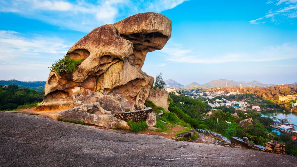 Mount Abu ranks among honeymoon places to visit in India in winter.