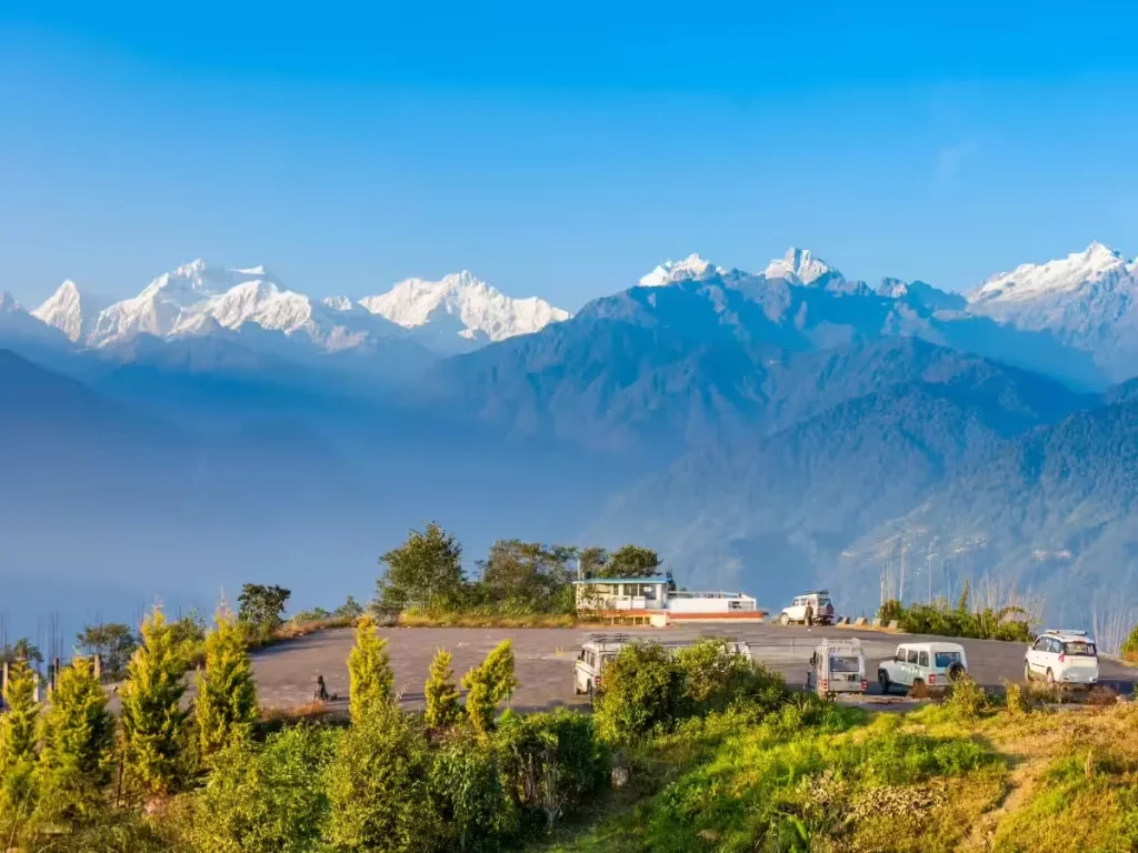 Pelling is among the best tourist places in North India in November.