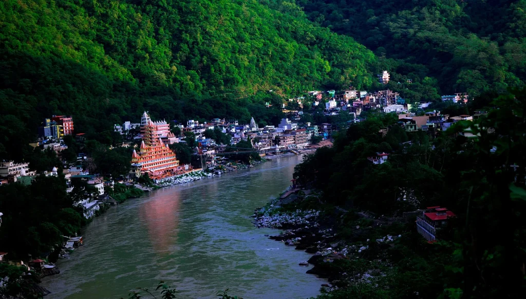 Rishikesh – Adventure and spiritual bliss suit the best tourism places in India in November.