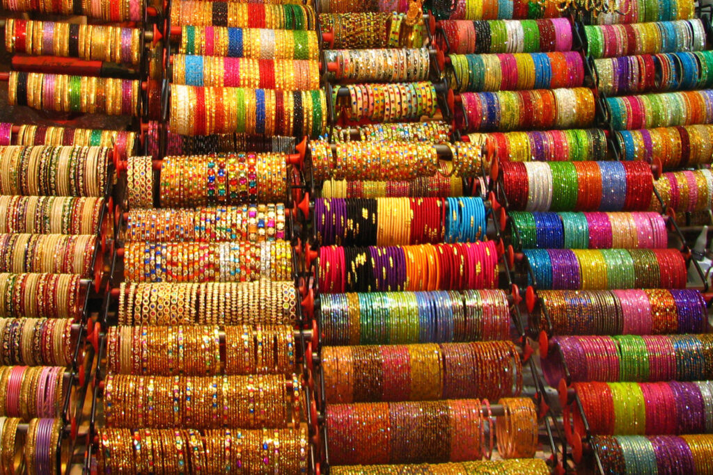 bangles shop in varanasi